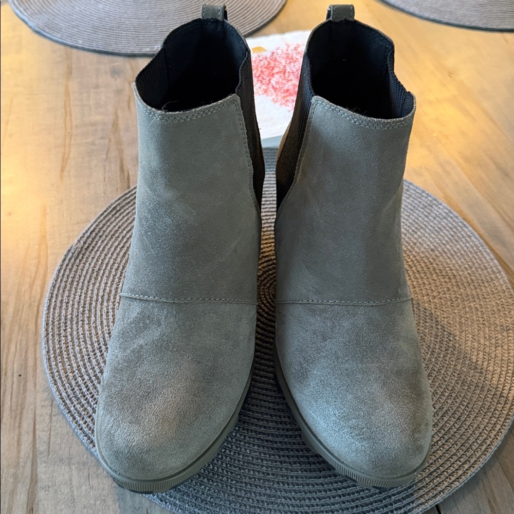 Women’s sorel platform boots - image 2